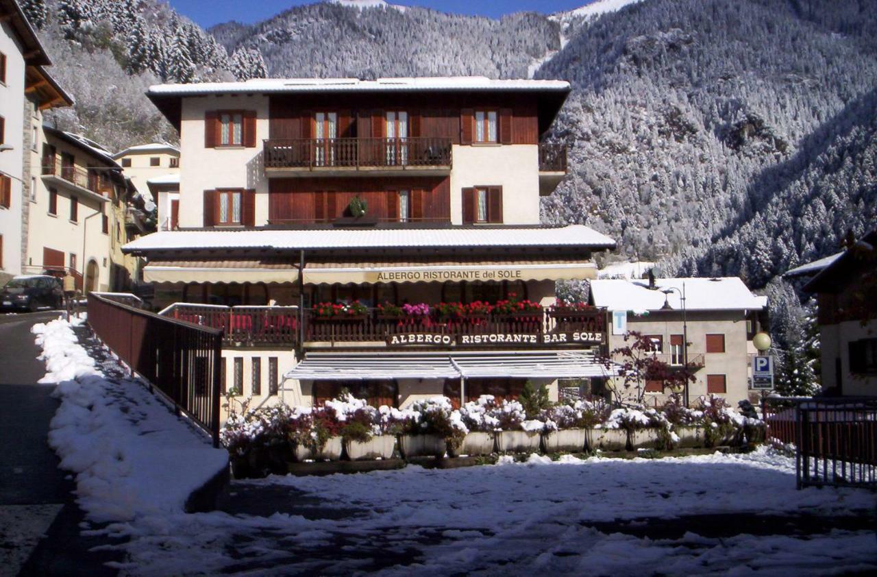 Albergo Ristorante Sole Mezzoldo ภายนอก รูปภาพ